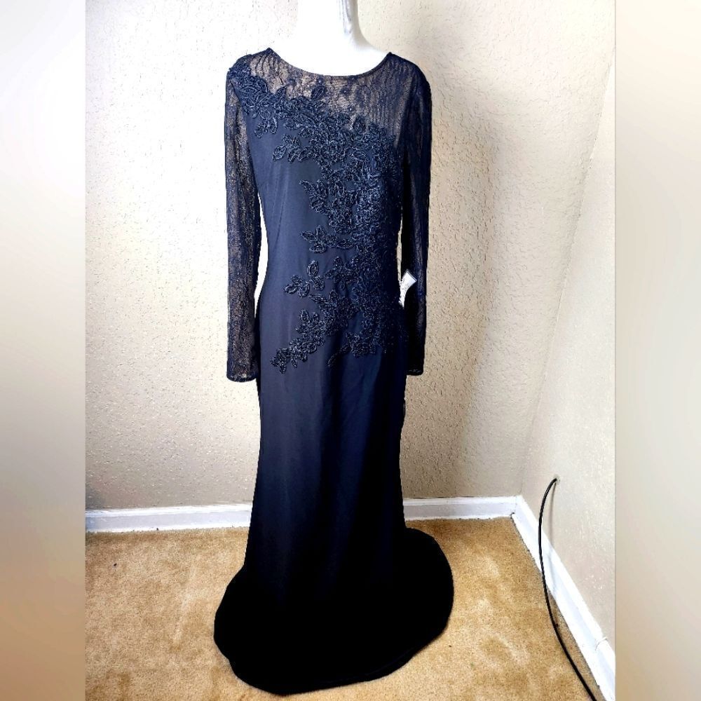 Xscape Lace Embroidered Beaded Evening Gown Dress Black Size 8 New